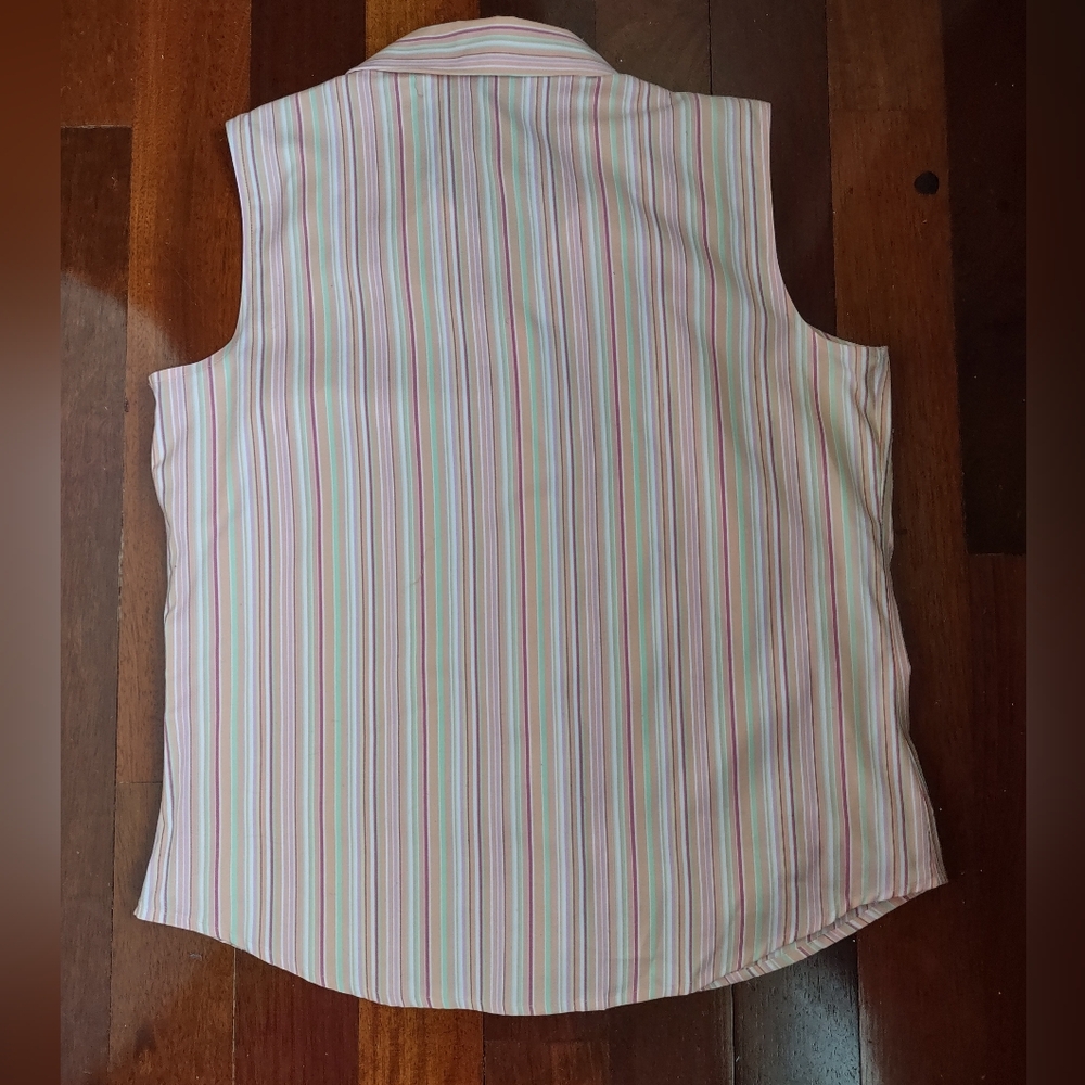 Vintage Eddie Bauer Wrinkle Resistant 100% cotton Sleeveless button-up shirt. - Picture 4 of 9